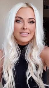 Marisa Roberson's Instagram, Twitter & Facebook