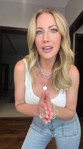 Melinda Maynard's Instagram, Twitter & Facebook