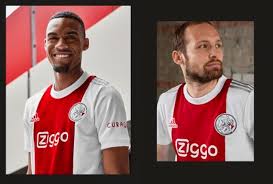 Met succes, de sprintlegende scoorde in een benefietwedstrijd tegen een engelse selectie. Oude Logo Voor Een Seizoen Terug Op Shirt Van Ajax Video Noordhollandsdagblad