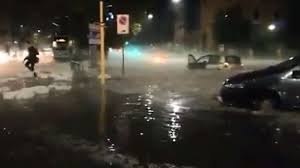 Land unter durch überschwemmungen im südwesten. Schlimme Unwetter In Italien Hagel Und Eis Sorgen Fur Chaos In Rom Video Zeigt Das Ganze Ausmass Nachrichten Jungekunst Magazin De