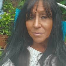 Stephanie Hemsley's Instagram, Twitter & Facebook