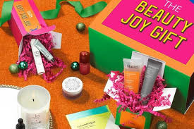 Another brilliant product from hourglass. Space Nk Is Offering A Free Christmas Gift With Purchase Worth 400 London Evening Standard Evening Standard