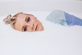 A Beginners Gide To Taking Beautiful Milk Bath Photography