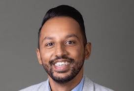 Scott Aschebrook's Instagram, Twitter & Facebook