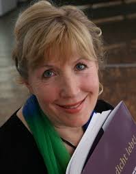 BENEFIZLESUNG&VERNISSAGE IM CAFE+HAUS EBNER