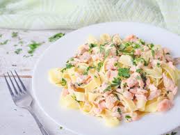 Tagliatelles Au Saumon Recette Recette Tagliatelle Saumon Tagliatelles Au Saumon Pates Au Saumon Fume