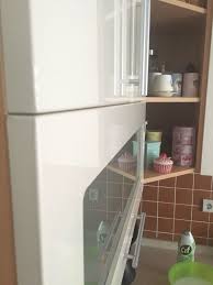 Mutfak dolapları, gün içerisinde yapılan yemeklerden dolayı eğer dikkat edilmezse ve düzenli temizlenmezse kolaylıkla yağlanır. Lake Mutfak Dolaplari Nasil Temizlenmeli Mutfak Lake Kapaklari Neyle Silinir