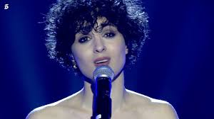 The voilà lyrics are simple and direct, portraying a woman who has been hiding in the shadows. Barbara Pravi Performs Voila On Spain S Telecinco France Eurovision 2021