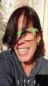 Con "and they've never heard of love" (y ellos nunca han escuchado del  amor) que es un extracto de la canción "They Don't Know" (ellos no saben),  me he aventurado a hablarte del amor., Desde anoche me ...