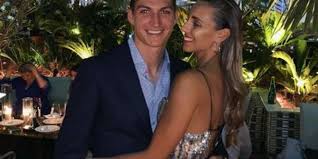 Steven zuber (born 17 august 1991) is a swiss professional footballer who plays as a midfielder for greek club aek athens on loan from eintracht frankfurt. Mirjana Zuber Will In Hollywood Durchstarten