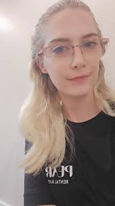 Mini Aussie morning routine with Sage and hair scrunchies