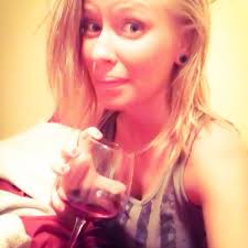 𝗙𝗢𝗨𝗥 𝗬𝗘𝗔𝗥𝗦 𝗦𝗢𝗕𝗘𝗥 𝗧𝗢𝗗𝗔𝗬!! I tried for years to control my  drinking — 𝘺𝘦𝘢𝘳𝘴. One drink would quickly turn into blackouts, whether  I was out drinking socially or at home with my