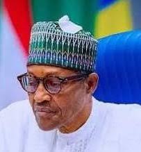 Eva Raymond (@EvaRaymie)