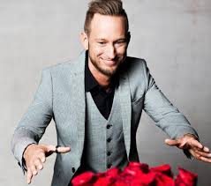 Start your free trial to watch the bachelorette and other popular tv shows and movies including new releases, classics, hulu originals, and more. Bachelorette 2017 Die Kandidaten Mit Nachnamen