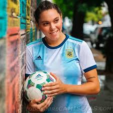 El mes de mayo cerró con una jornada apasionante en las ligas del exterior, repleta de luchas por la permanencia y cupos obtenidos en la primera iberdrola hasta consagraciones históricas. Camiseta Seleccion Argentina Femenina 60 Descuento Bosca Ec