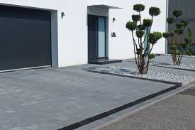 Rinne In Einfahrt Rinne In Einfahrt The Post Rinne In Einfahrt Appeared First On Gartengestaltung Front Yard Design Front Yard Landscaping Design Yard Design