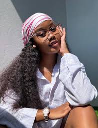 The impact of sharing knowledge online