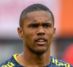 Douglas Costa: 'Juventus will have to be patient with Douglas Luiz'