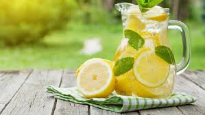 Air detoks jeruk bali jeuk bali atau grapefruit mungkin salah satu buah pembakar lemak terbaik. Cara Membuat Infused Water Lemon Menyegarkan Bisa Detoks Tubuh Hot Liputan6 Com