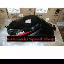 Selain tenaganya yang power full, kawasakininja rr juga memilki desain yang sporty nan aerodinamis. Tangki Bensin Ninja Rr New Hitam List Merah 2014 Original Kawasaki Lazada Indonesia