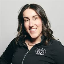 OFFICIALLY IN MARKET! Organic Valley American Cheese Blocks 🧀🐄👩‍🌾🌎❤️  To me, these items represent partnership—partnership between retailer and  supplier, filling a market gap with a…