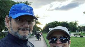 Sandra annenberg e ernesto paglia usaram as redes sociais para comemorar a formatura da filha elisa, de 17 anos, no ensino médio. Ernesto Paglia Compartilha Foto Ao Lado Dos Tres Filhos Juntos No Meu Coracao Verso Diario Do Nordeste