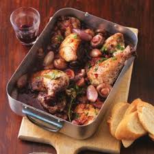 Coq Au Vin Franzosischer Eintopf Rezept In 2020 Coq Au Vin Franzosisches Essen Franzosisch Kochen
