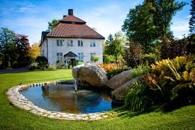 Or how about the smallest house in the world, or one that is the spitting. House Garden As Green Garden Ideas And Get Ideas How To Remodel Your Garden With Graceful Appearance 18 Realtybiznews Real Estate News