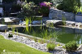 Schwimmteich In Einem Romantischen Garten Gartendesign Natural Pool Outdoor Decor Patio