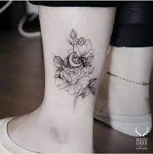 Màu sắc được sử dụng nhiều nhất cho loại hình xăm này đó là màu xanh lá cây hoặc đen trơn. Ghim Cá»§a Nguyá»…n Thá»‹ Tren Hinh XÄƒm Cá»• Chan Hinh XÄƒm XÄƒm Hinh XÄƒm Hoa