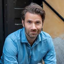 35: Creating Happy Memories with Meik Wiking