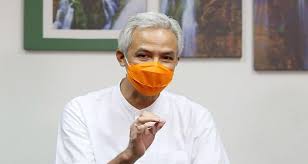 Nama beliau adalah habib ja'far bin muhammad bin hamid bin umar alkaff dari semarang, jawa tengah, indonesia. Ganjar Diberi Hadiah Kacang Hijau Dari Habib Ja Far Al Kaff Kemudian Ditaburkan Di Halaman Rumah