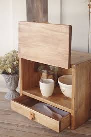 ナチュラルな木製ミニキャビネット セリアのコレクションケースのリメイク品 i made a remake wooden cabinet at 100 yen shop goods 100均 diy インテリア キャビネット 収納 自作