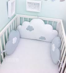 tour de lit bebe trois coussins nuages blanc et gris par littlefoxforbaby sur etsy https www etsy com fr listing 61310784 baby cot bumper baby bed baby cot
