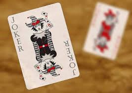 صورة الجوكر على ورقة كوتشينه card games playing cards joker playing card