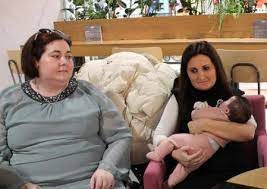 Una pareja puede elegir entre gestación subrogada, donación de óvulos / esperma, programas especiales de adopción de embriones o sus combinaciones. El Gobierno Desbloquea La Inscripcion De Bebes De Gestacion Subrogada En Kiev