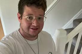 Mental health hero inundated with calls from people…