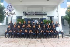 Uncle kentang melahirkan penghargaan terhadap anggota di balai polis sungai buloh kerana 'menyelamatkan' keluarga kecil seorang wanita india kesian. Sungai Buloh 12 Januari 2018 Polis Daerah Sungai Buloh Facebook