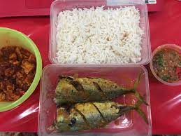 Atau ikan selar atau ikan kembung goreng juga bisa dipakai sebagai campuran siapkan 2 piring nasi untuk membuat nasi goreng ini. Bicara Dari Hati December 2018