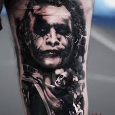 Roman sionis, a former business executive and mafia boss who originally hated bruce wayne rather than batman, wears a black wooden mask and leads the cult like society of false facers. Tattoo Uploaded By Mihail Miloshevski The Dark Knight Symbol Batman Thedarkknight Dccomics Brokenink 608791 Tattoodo