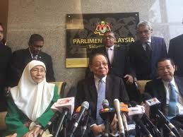 Lim kit siang terkejut hudud tersenarai mesyuarat dewan. Dap To Hold Roadshows For Kit Siang Over Parliament Suspension Malaysia Malay Mail
