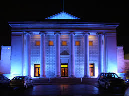 Southampton is a port city on england's south east coast. Southampton Guildhall Wikipedia