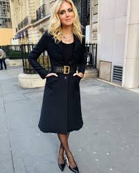 La Maxi Cintura Grossa E Alta Che Si Deve Vedere Vita Su Marte Chiara Ferragni Stile Di Moda Come Indossare