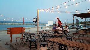 Dapo pata, uptown kontena adalah tapak bazar niaga berkontena tepi pantai yang pertama di malaysia. Dapo Pata Pantai Tok Jembal