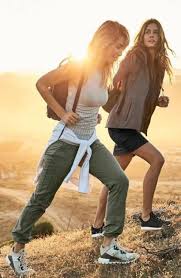 Pin Von Lara Wegmeth Auf Workout Outfit Wander Outfit Wanderoutfit Outdoor Bekleidung