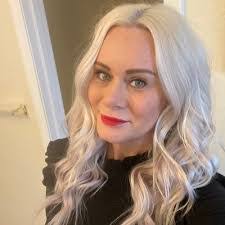 Amanda Morman's Instagram, Twitter & Facebook