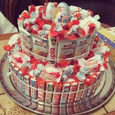 Candy herz torte bestellen mit echten süßigkeiten und lollies aus fondant. Sussigkeiten Torte Kuchen Ausgefallene Runde Kuchen Leckereien