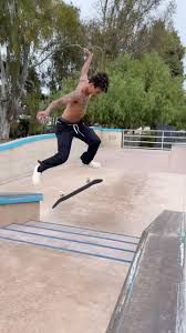 Biggest flipper thingy, ., ., ., ., ., ., ., ., ., ., #explore #reels  #skater #skate #skateboard #explorepage #reelsinstagram #reelitfeelit