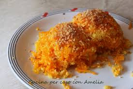 Le ricette con carote sono tante, tutte golose e colorate, a partire dai primi piatti, comprese le vellutate da gustare calde o tiepide, fino ai dolci. Couscous Con Carote E Nocciole Ricetta Cucina Per Caso Con Amelia