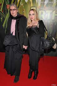 Universal music publishing (p) et (c) 2004 barclay. Alain Bashung Ses Derniers Instants Chocs Racontes Par Sa Veuve Chloe Mons Bienvenue Au Pays Des Mille Et Une Nuit